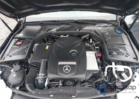 2015 Mercedes-Benz C 300 4Matic z USA, uszkodzony, nr VIN 55SWF4KB4FU030464